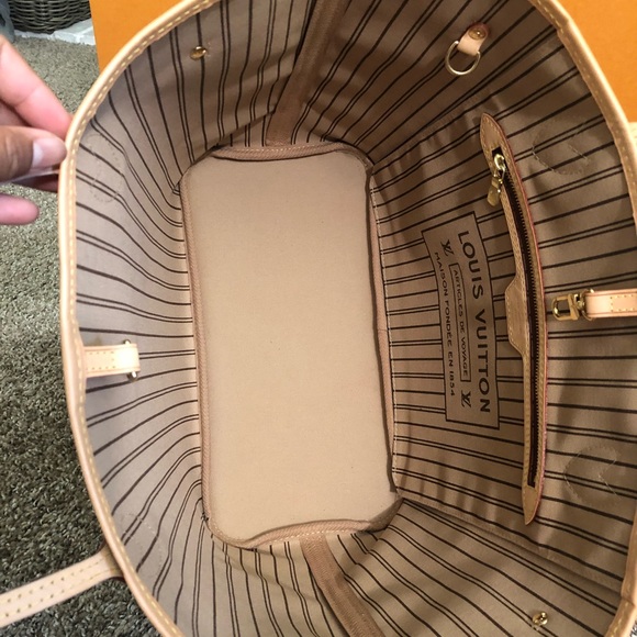 SOLD Authentic Louis Vuitton Monogram Neverfull MM - Picture 5 of 8